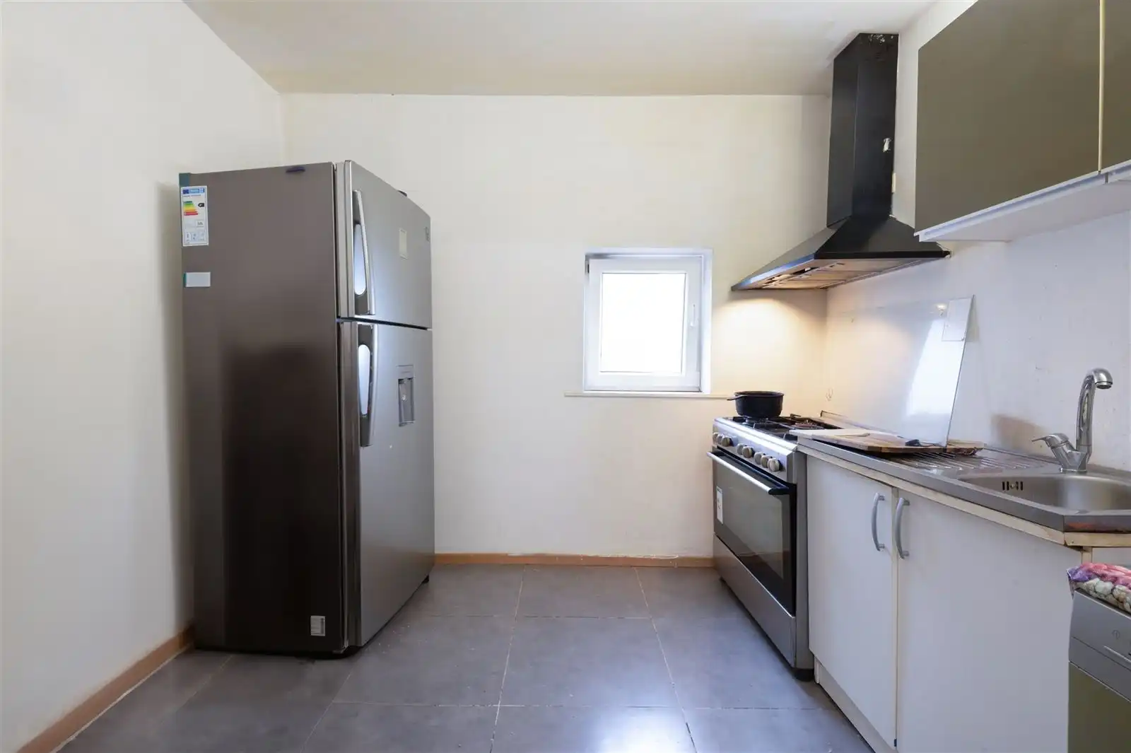 Verder af te werken woning op 2are98 met zuidgerichte voortuin foto 4