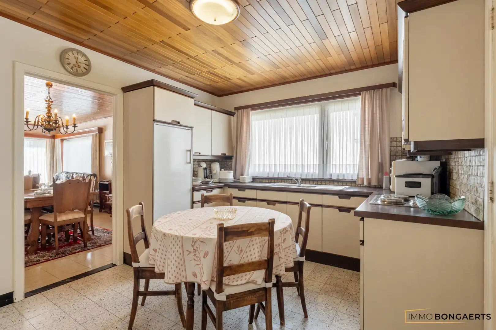 Rustig gelegen bungalow op een mooi perceel van 9 are foto 6