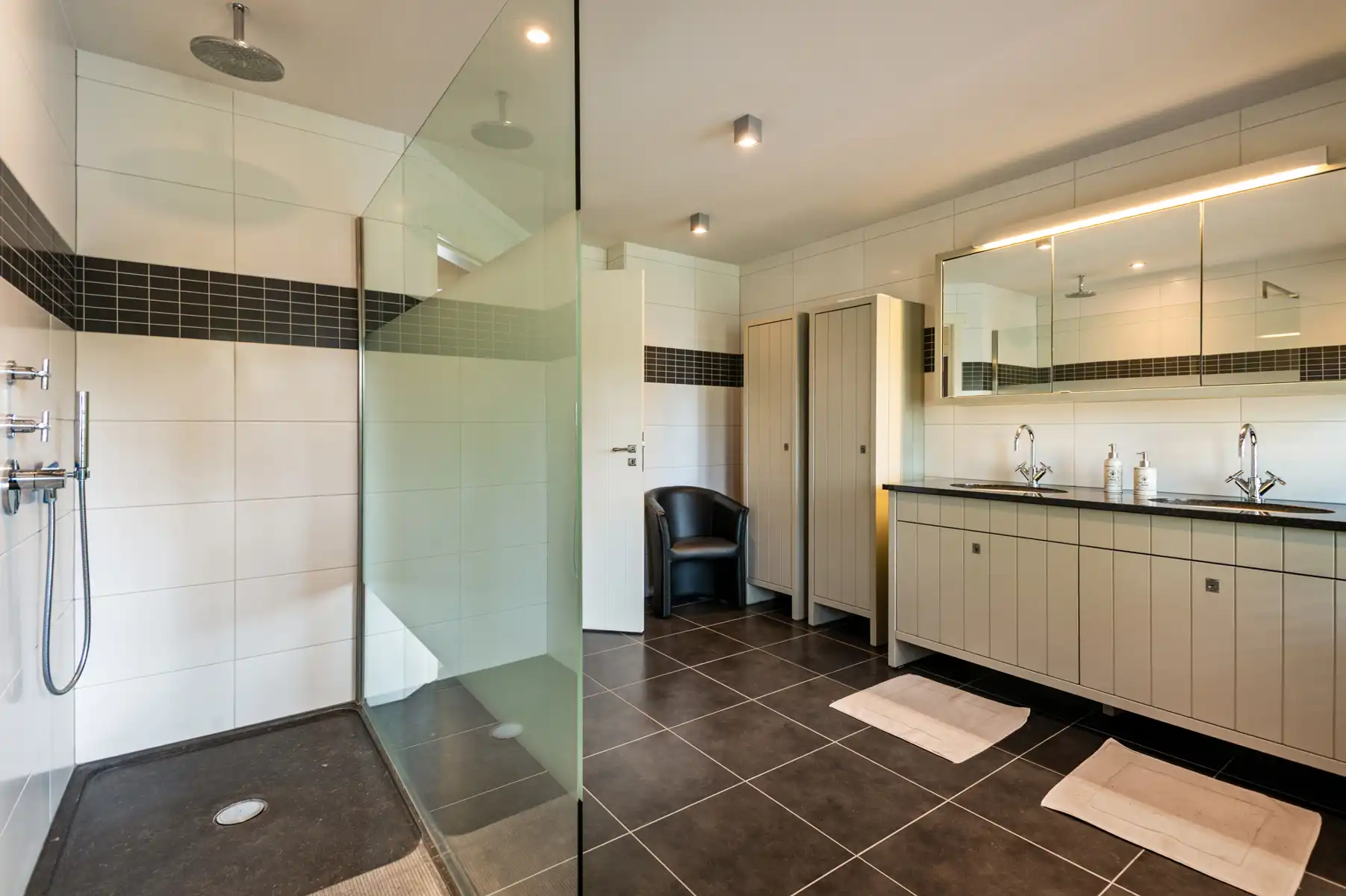 Ruime villa 570 m² met zwembad op 1575 m²  foto 31
