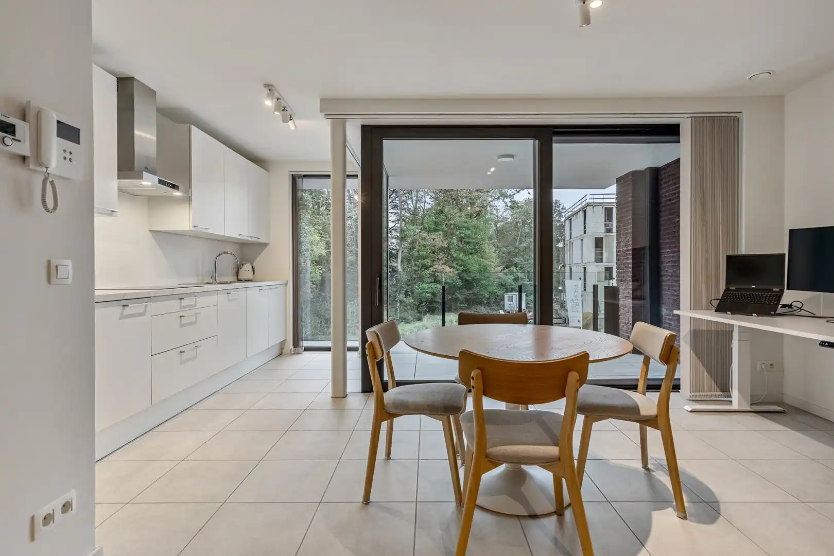 Modern en comfortabel appartement met 2 slaapkamers en terras te Kuringen foto 5