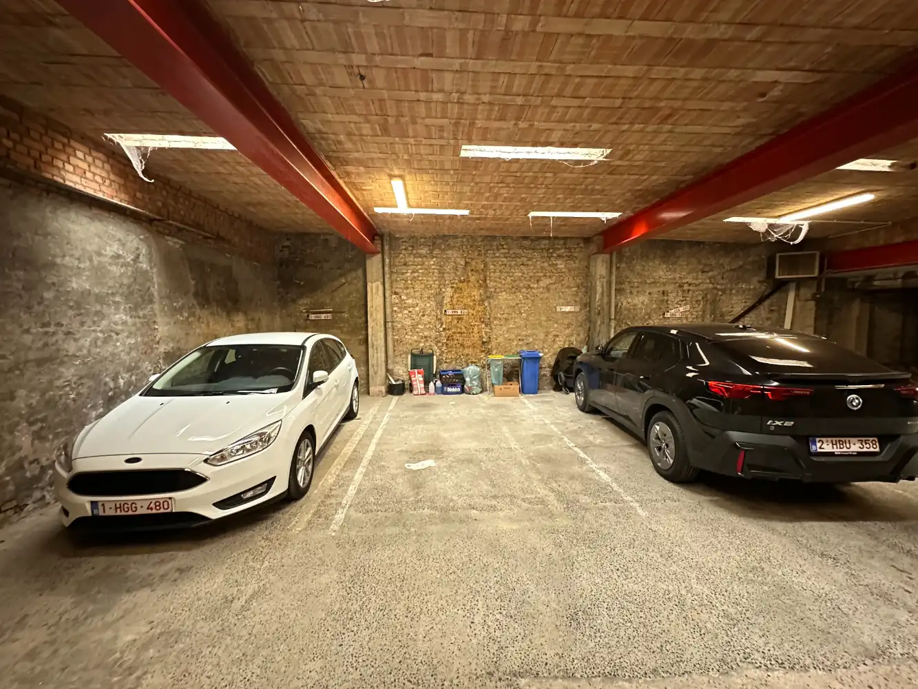 Gesloten parkeerplaatsen foto 5