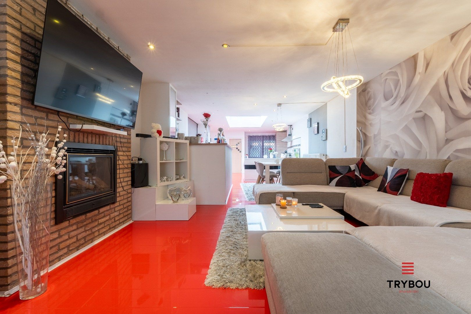 Rustig gelegen, volledig gerenoveerde woning met gezellige, onderhoudsvriendelijke tuin foto 5