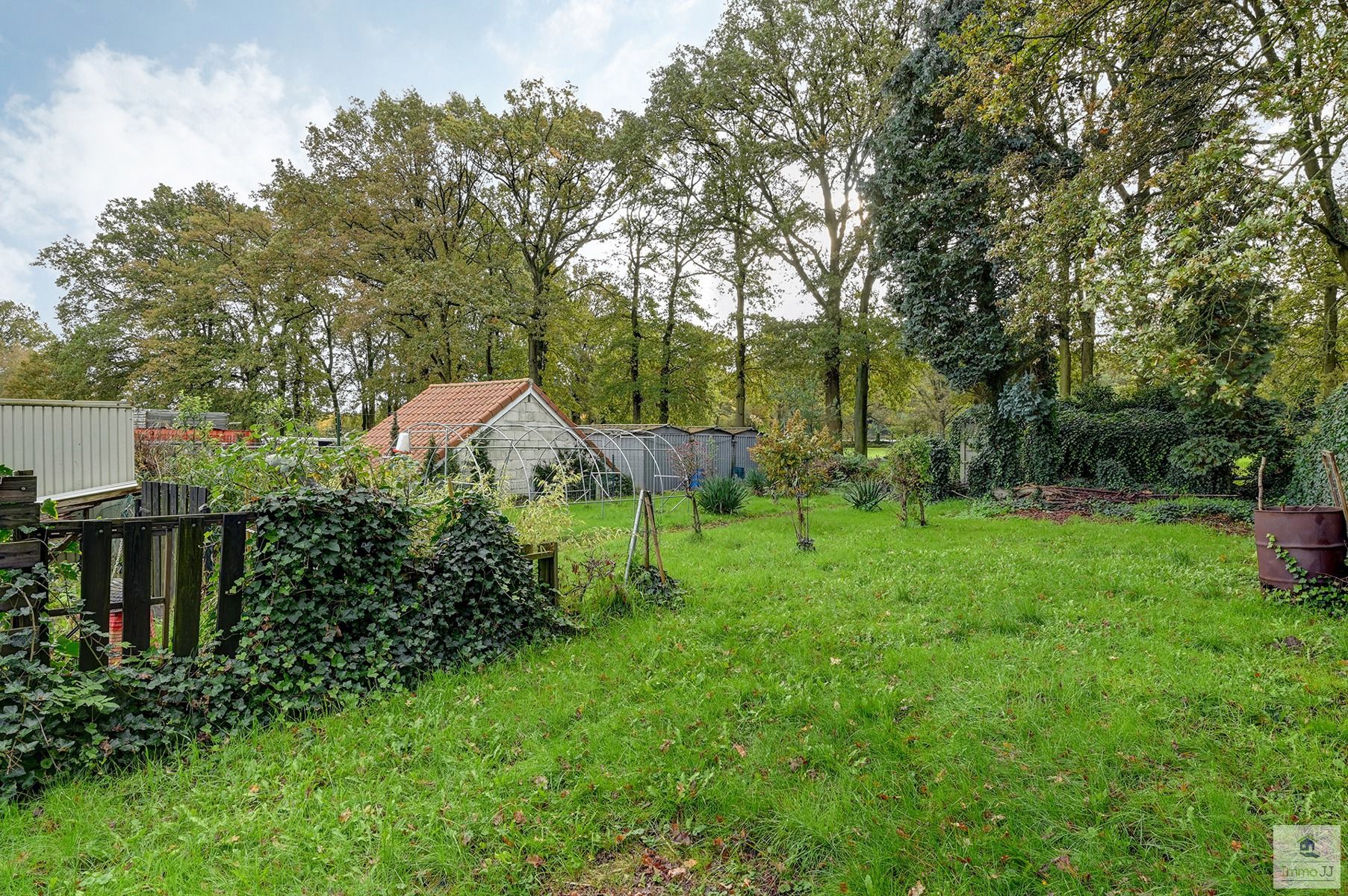 Te renoveren tweegezinswoning foto 13