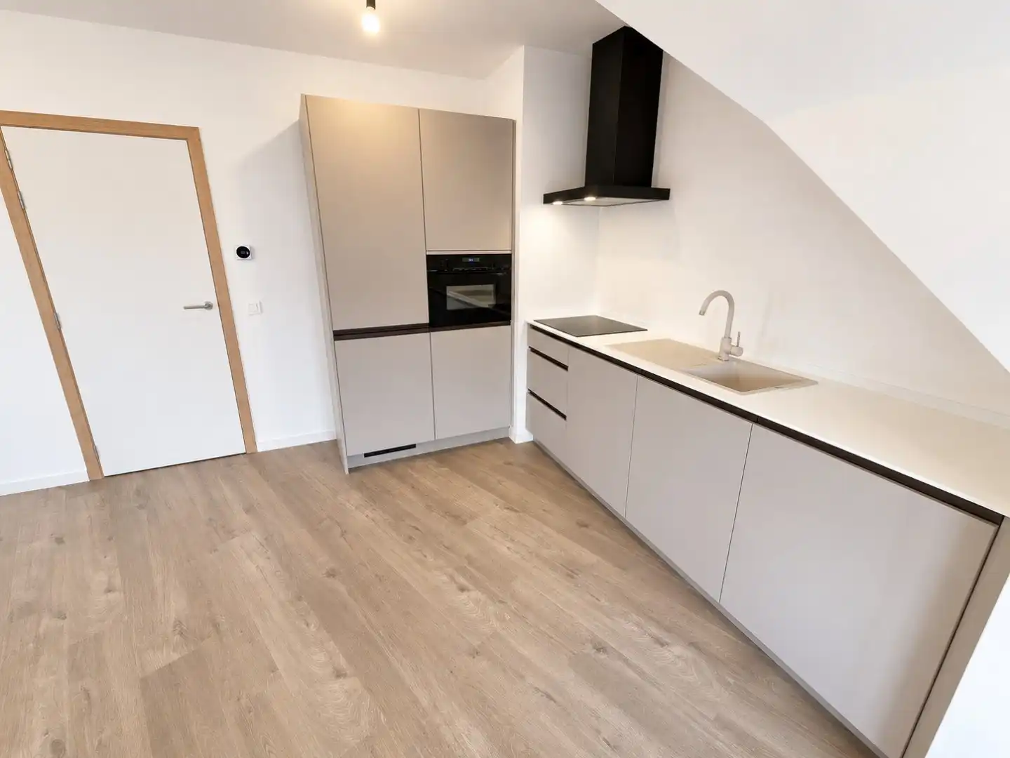 Hip appartement met loftvibes - Pius X foto 13