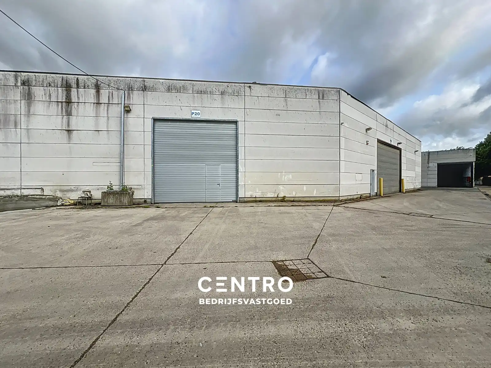 Industrieel-magazijn-logistiek te huur Veurnseweg 528/20 - 8906 Elverdinge