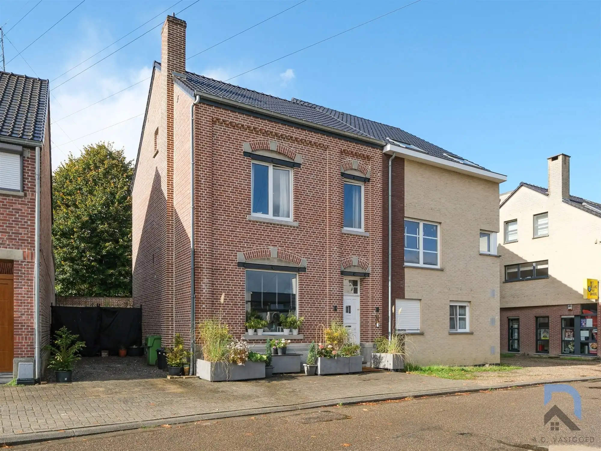 Woning op toplocatie met grote tuin foto 26