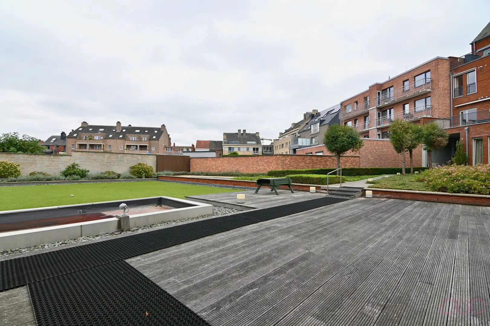 Modern appartement met twee slaapkamers en autostaanplaats foto 15