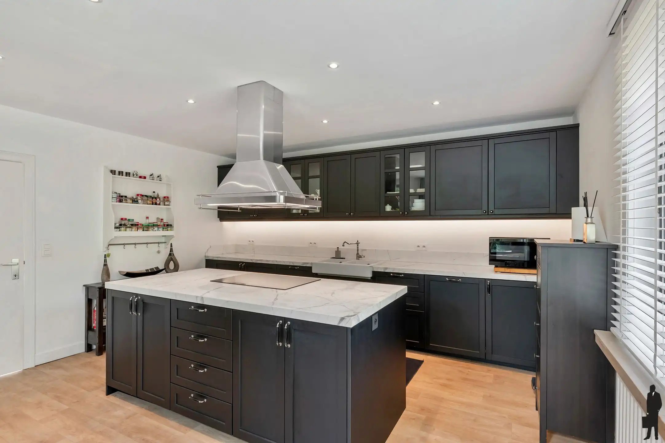 Bosrijk gelegen gelijkvloerse villa op perceel van 2.905m² foto 10