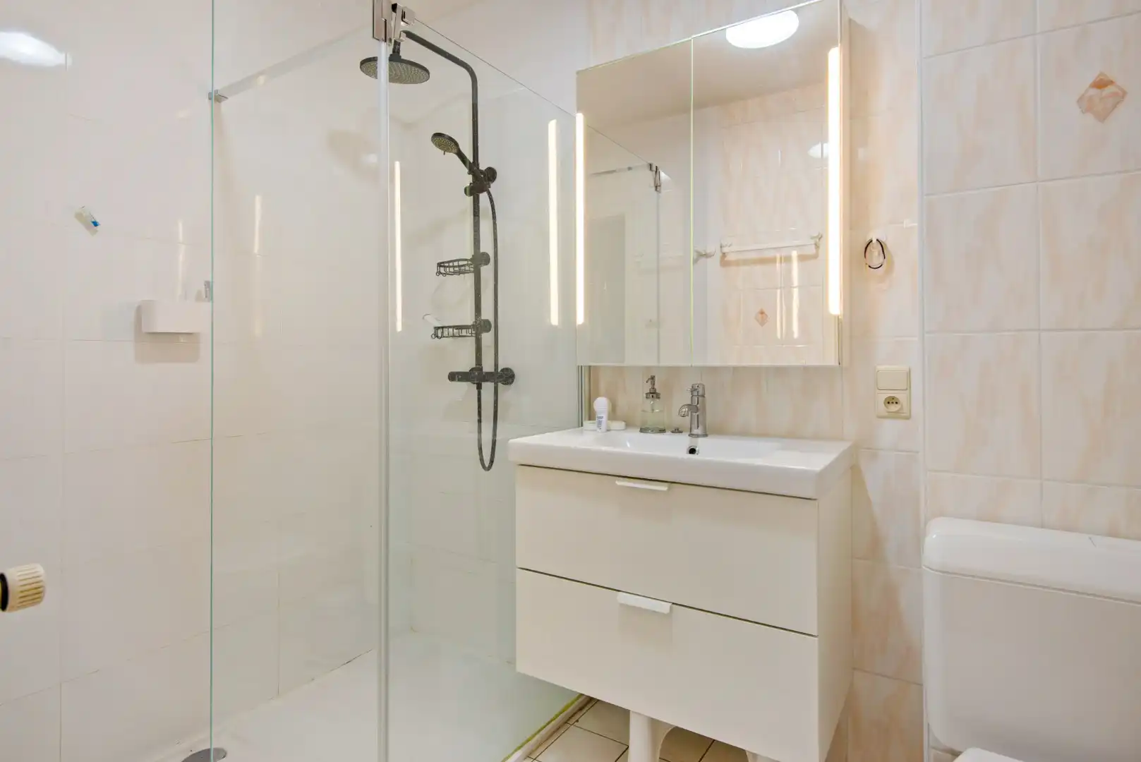 Instapklaar appartement in centrum Willebroek! foto 13