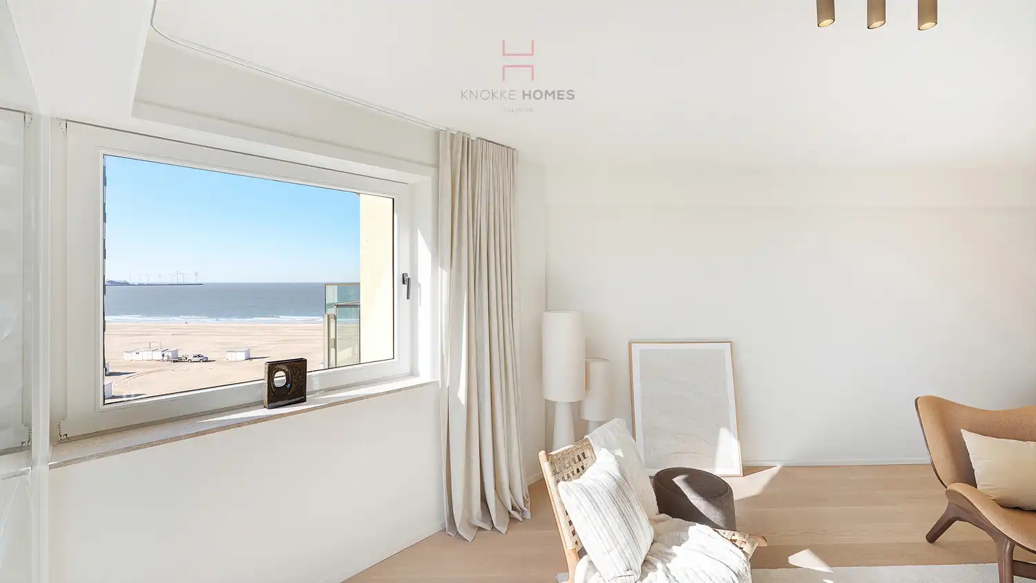 Stijlvol gerenoveerd appartement met zijdelings zeezicht in Duinbergen. foto 4