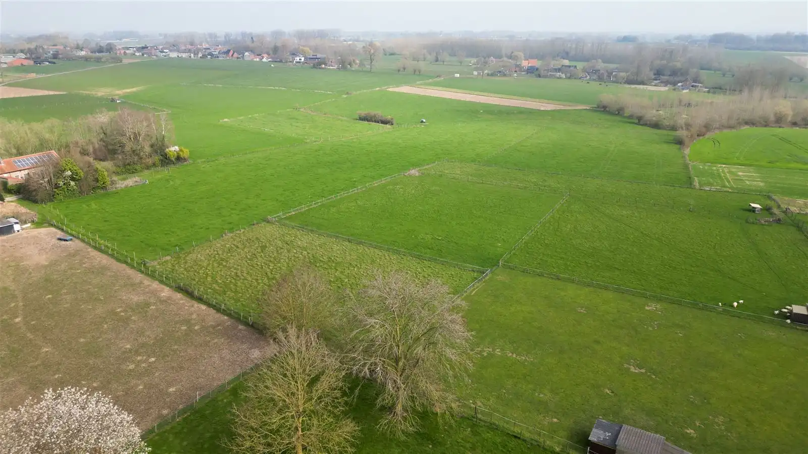 Te slopen of renoveren boerderij - 45m straatzijde foto 2