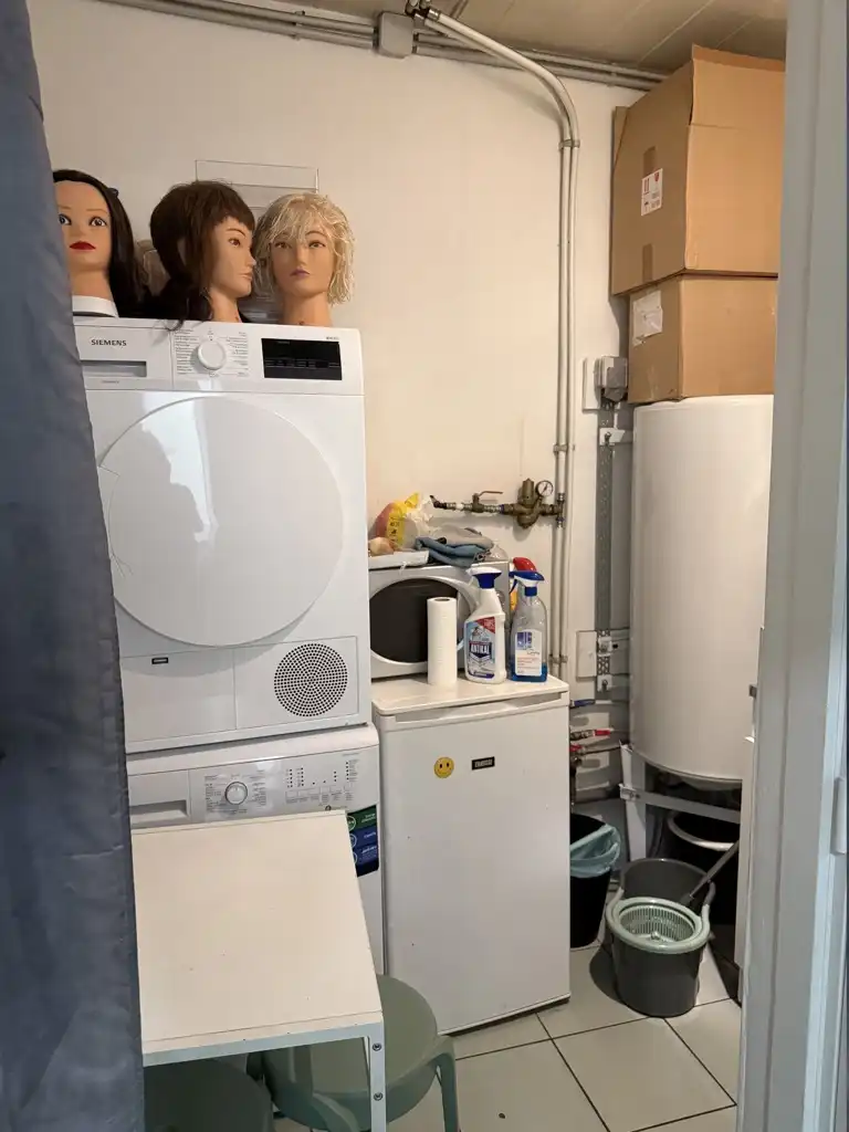 Handelszaak gelijkvloers met 2 bergingen en toilet foto 5