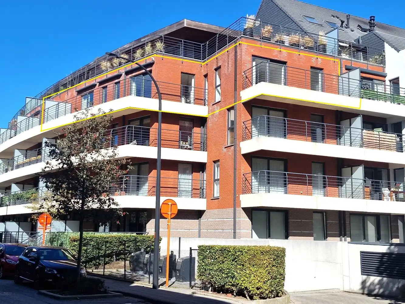 Ruim (126m²) en lichtrijk appartement met 3 slaapkamers, 2 terrassen in het stadscentrum! foto {{pictureIndex}}