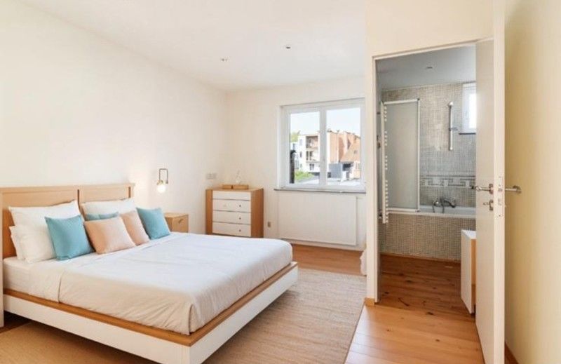 ✨ Stijlvol appartement in hartje Vilvoorde mét zonnig terras! ☀️ foto 2