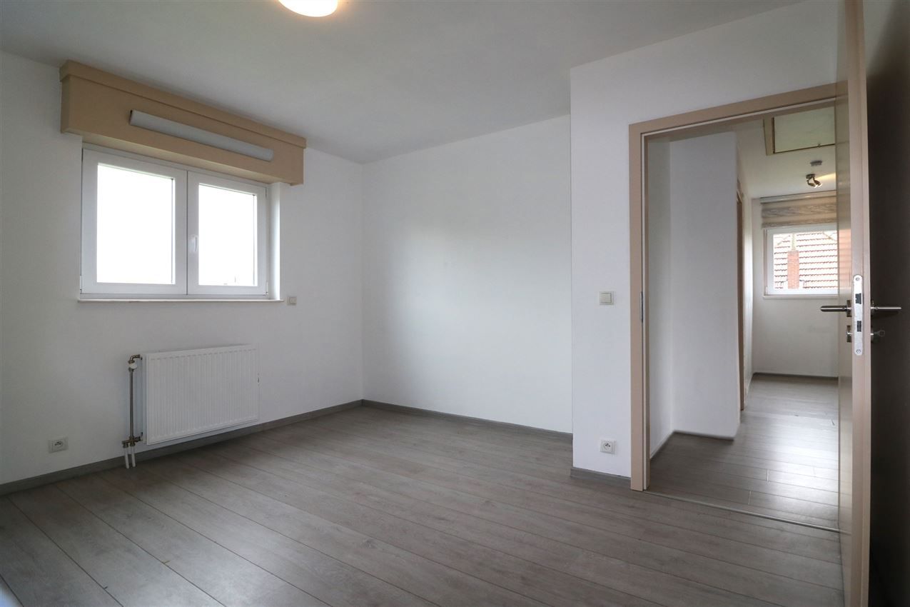 Mooi en landelijk, heel recent, 3 slpk., terras en tuin  foto 32