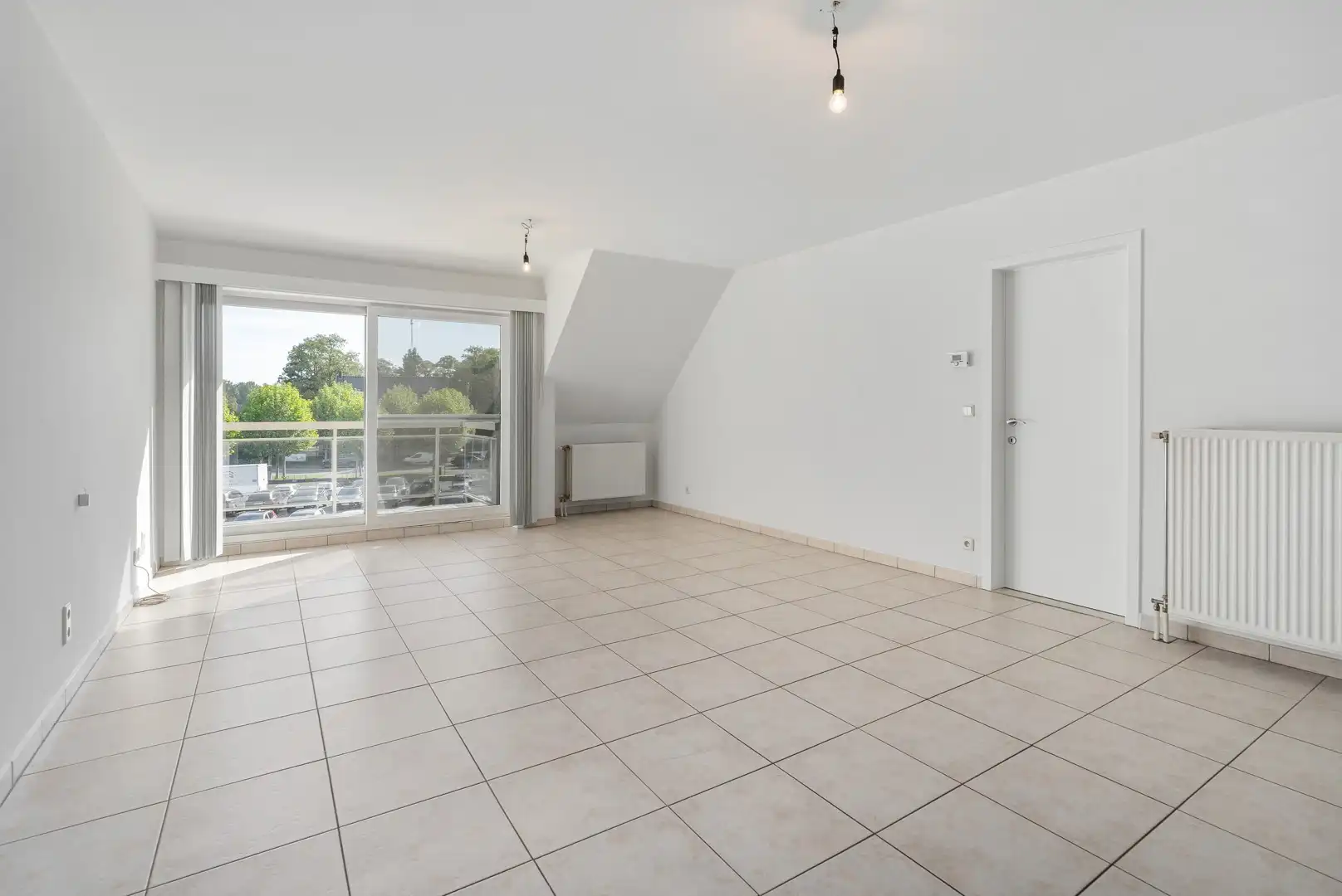 Instapklaar appartement met garagebox aan de markt van Olsene foto 6