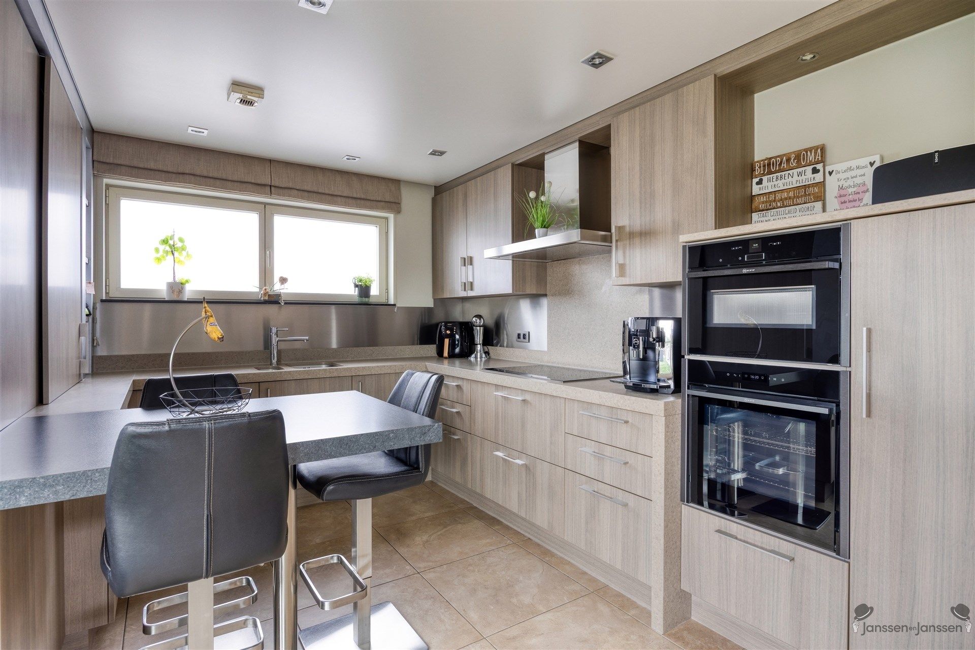 Ruim drie slaapkamer appartement  foto 8
