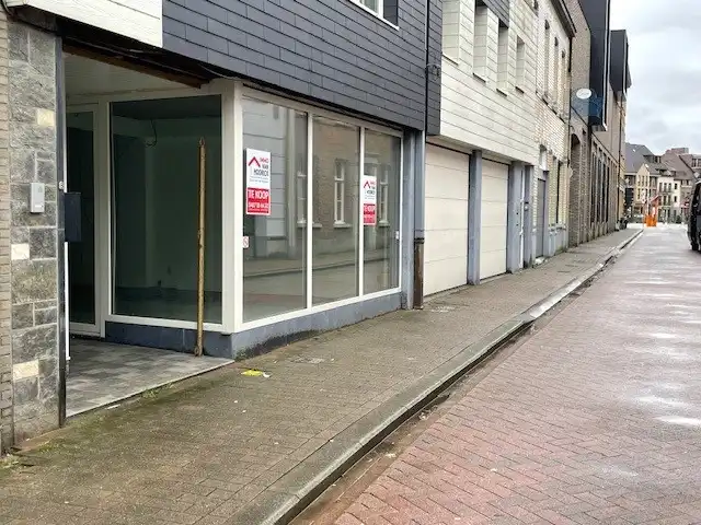 Gelijkvloers handelspand te koop! foto 3