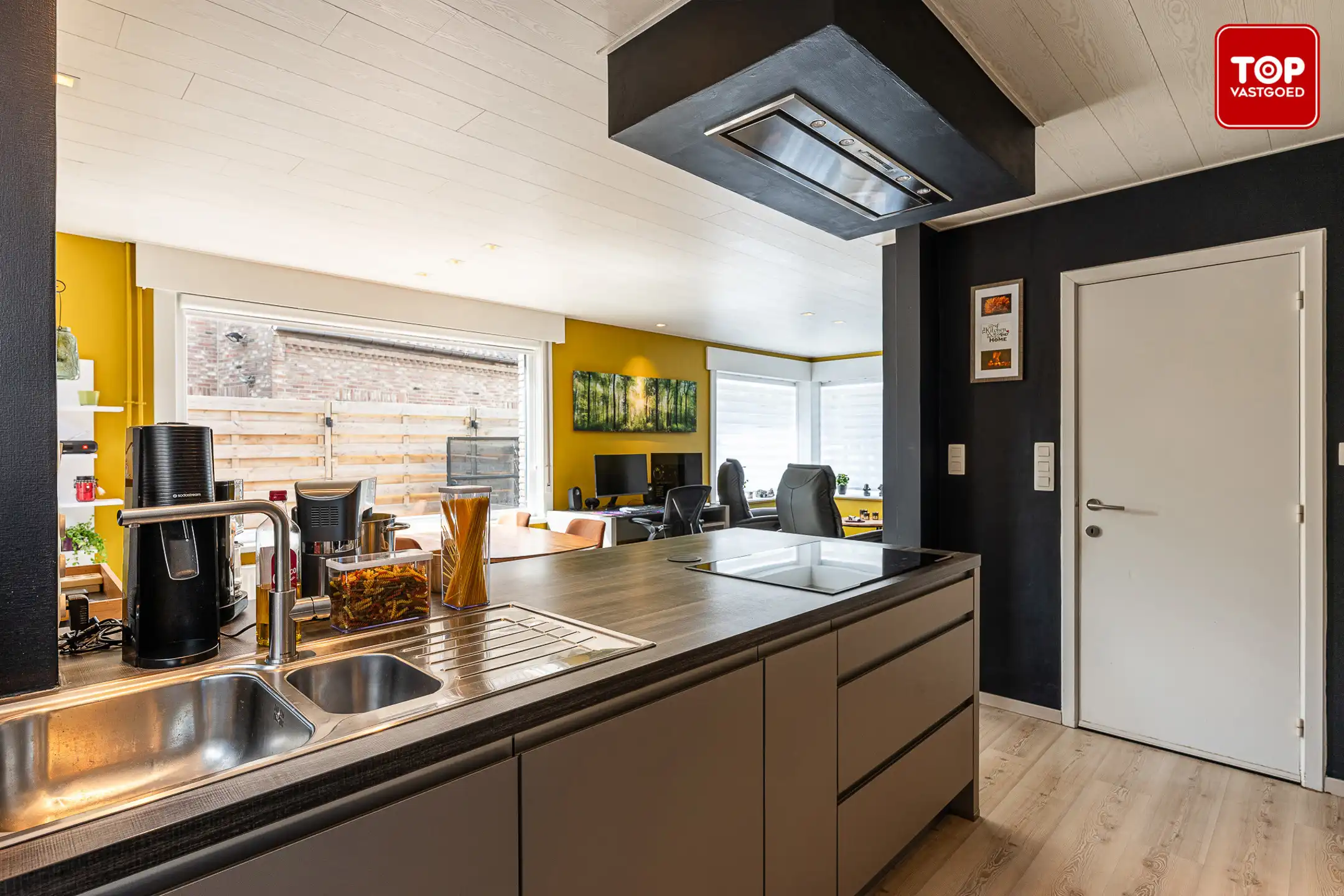 Verzorgde woning met zonnige tuin op Toplocatie foto 8