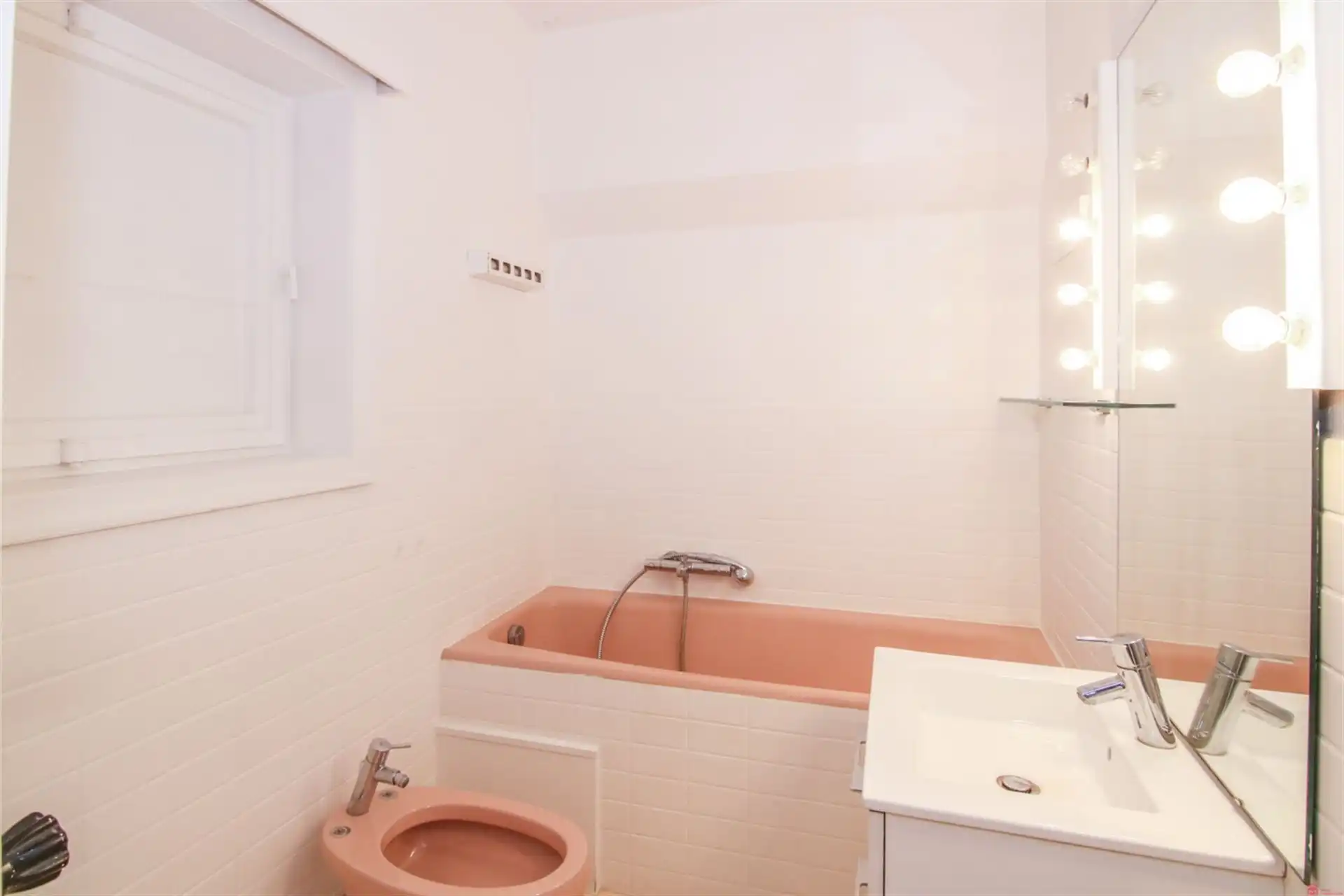 Ruim appartement op een residentiële ligging foto 12