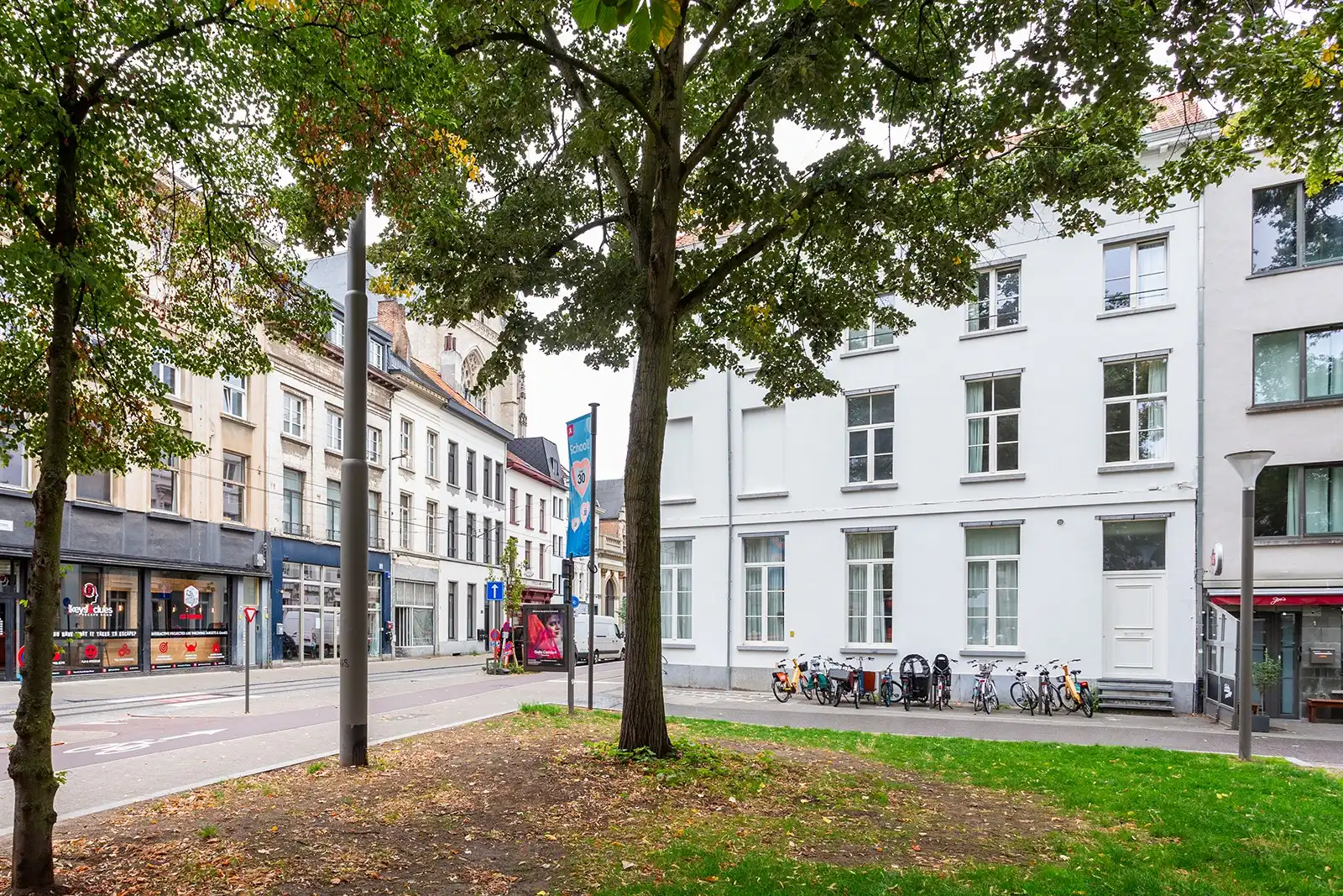 Koffietje met zicht op Sint-Jacobskerk foto 24
