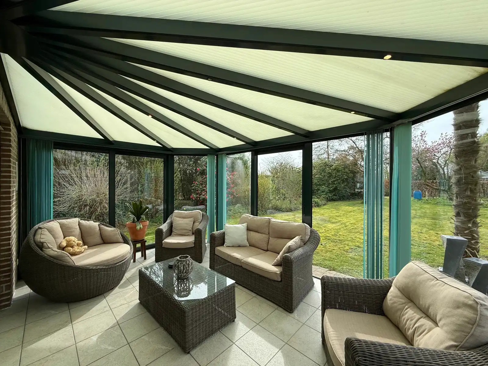 Villa met 4 slaapkamers, bijgebouw en zongerichte tuin foto 8