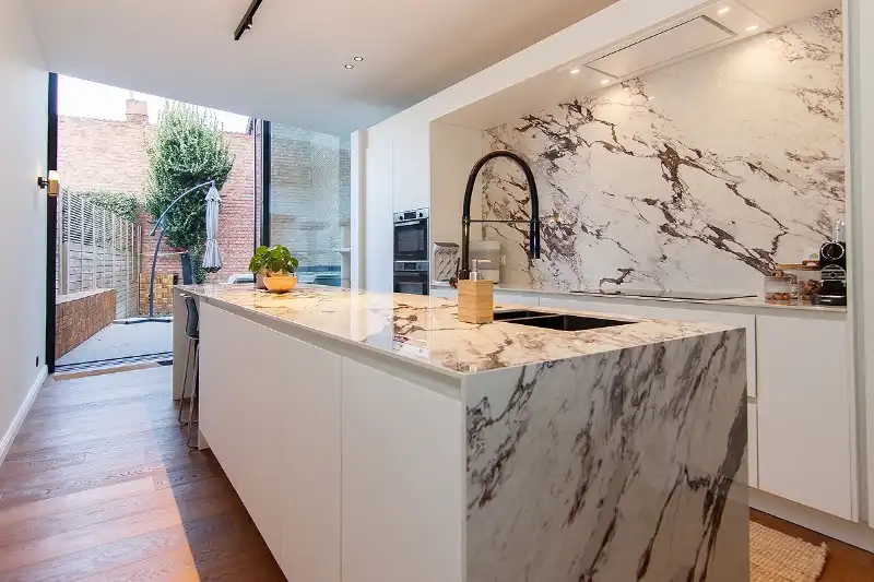 Gezellige, knappe, energetische en totaal gerenoveerde stadswoning op een TOP locatie! foto 5