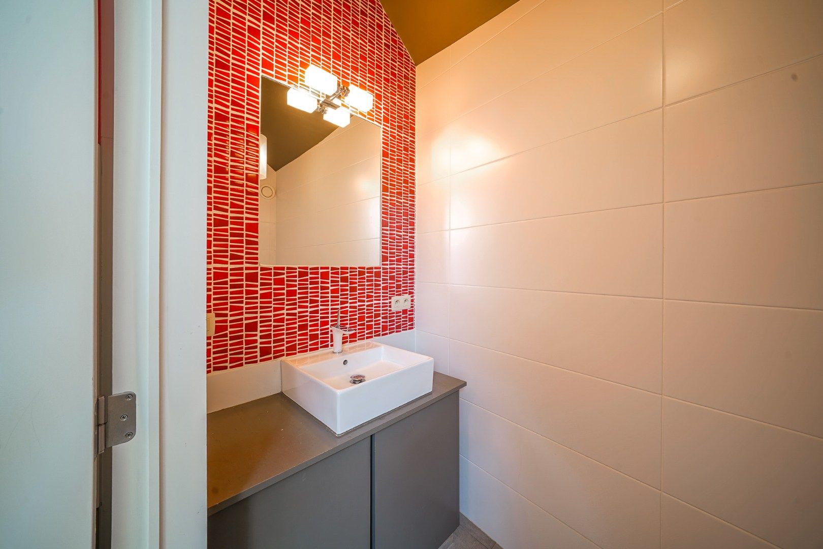 Unieke en recente woning met ruime loods in Oudenburg foto 27