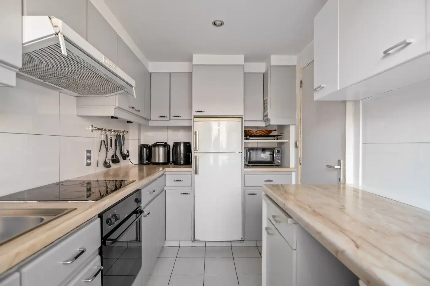 Gezellig app. op 1e verd. met 2 slpk., balkon én garage foto 8