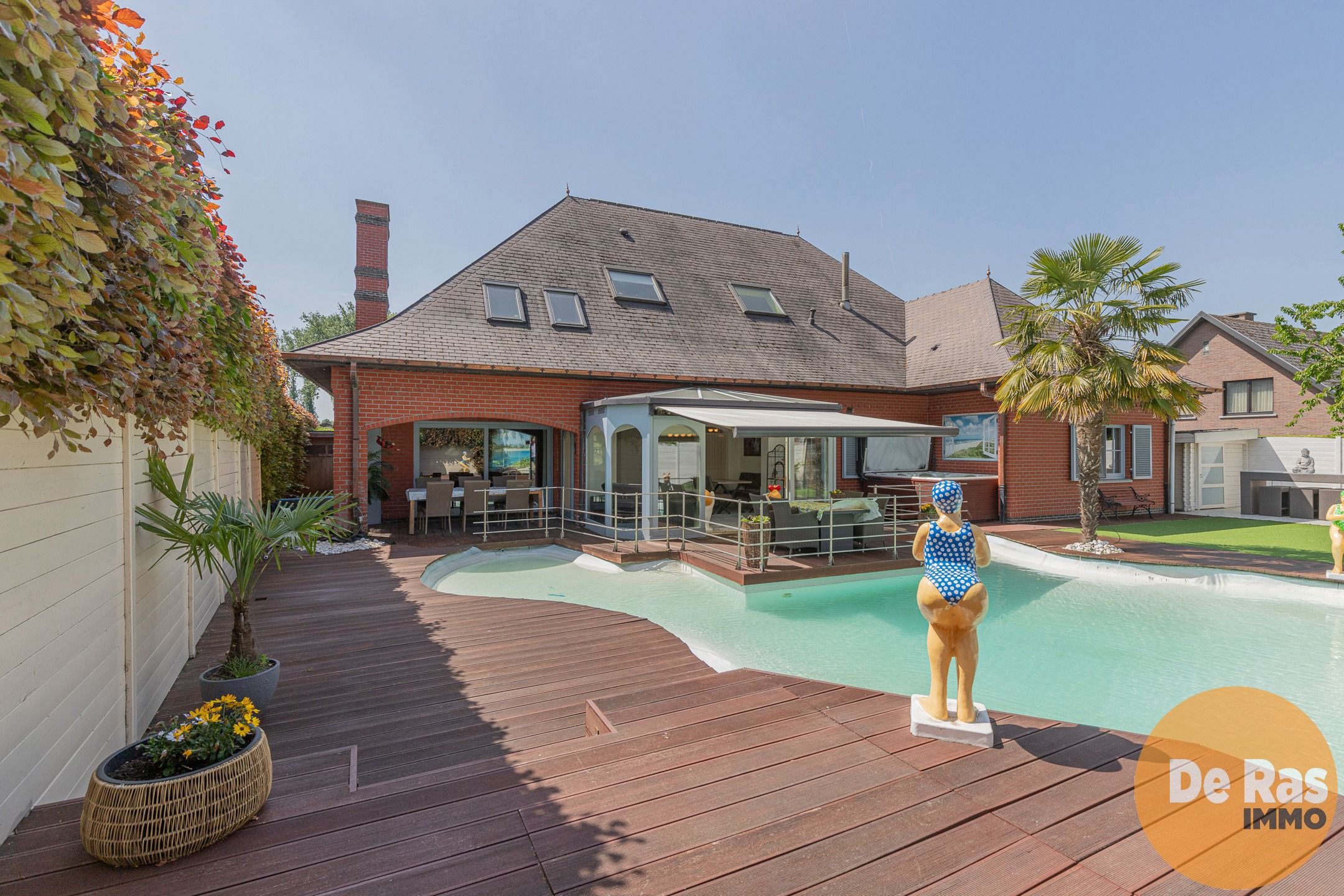 BURST – Ruime bungalow met zwembad en aparte woonruimte foto 24
