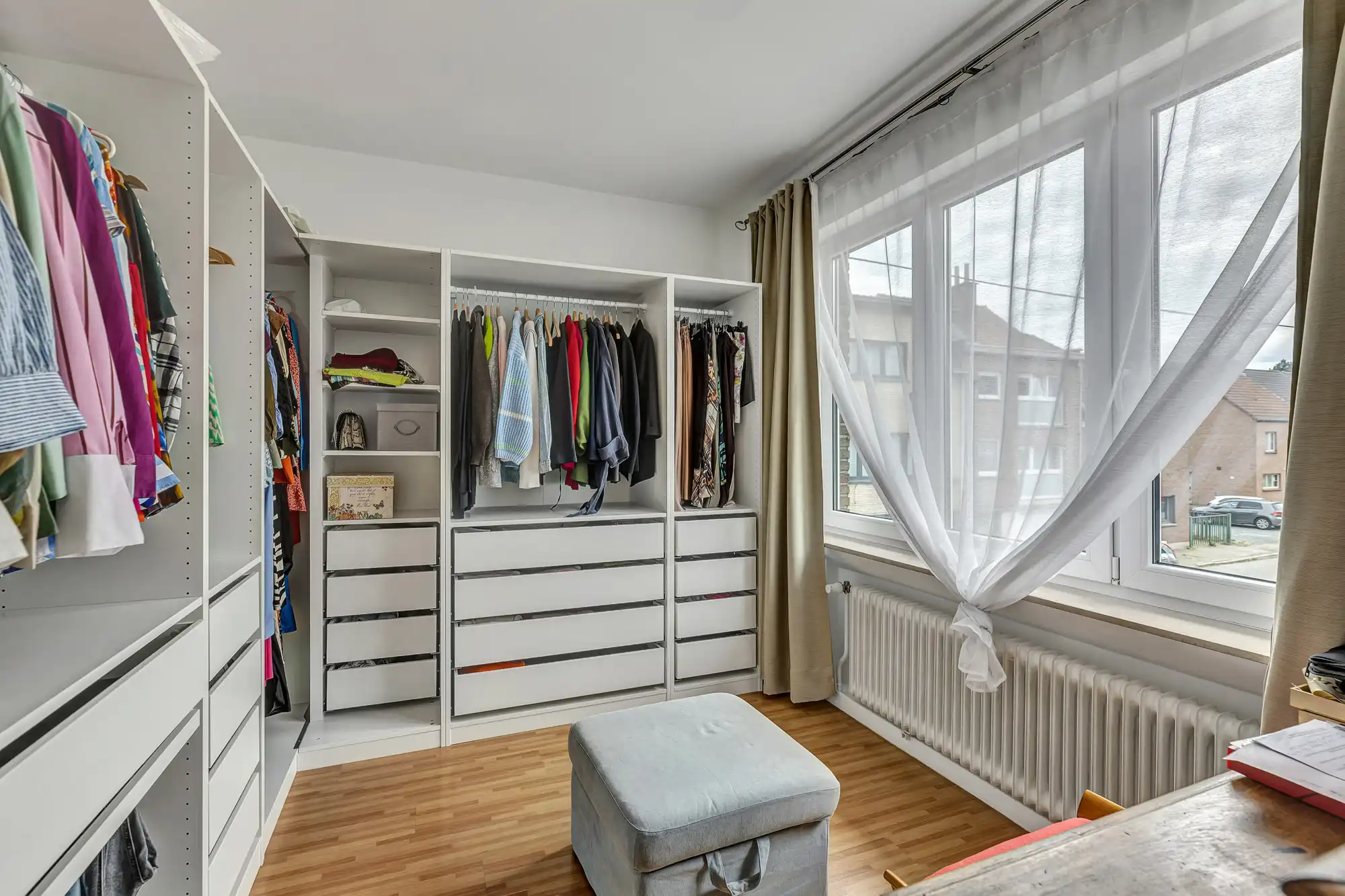 Gerenoveerde woning met 4 slpks op strategische locatie! foto 17