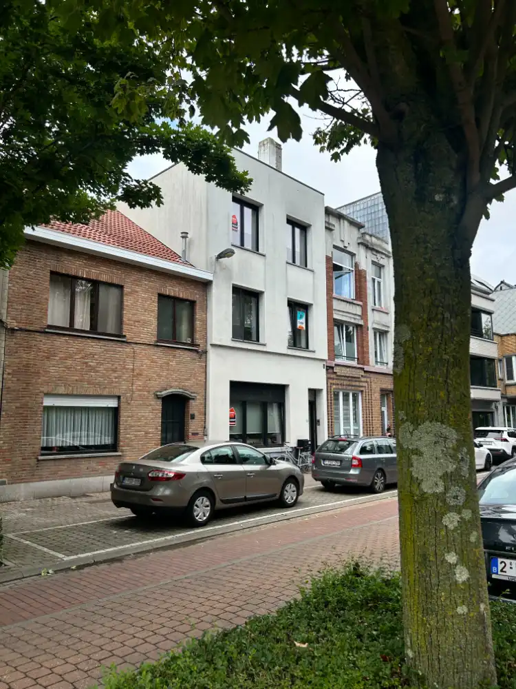 Gelijkvloers appartement met 2 slaapkamers in Oostende foto {{pictureIndex}}