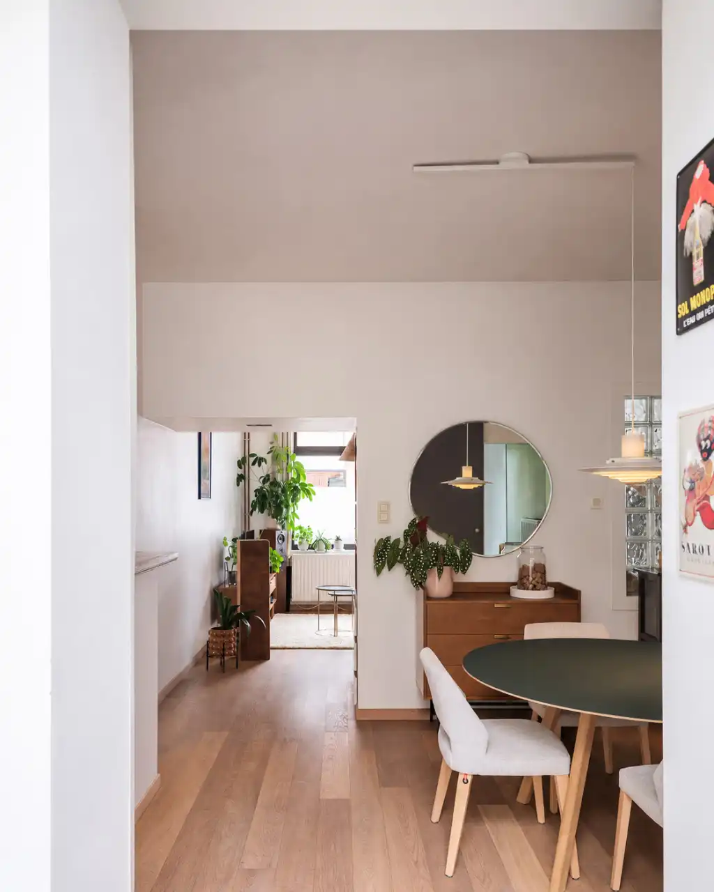 Charmante rijwoning met drie slaapkamers en een geborgen, gezellige buitenruimte foto 8
