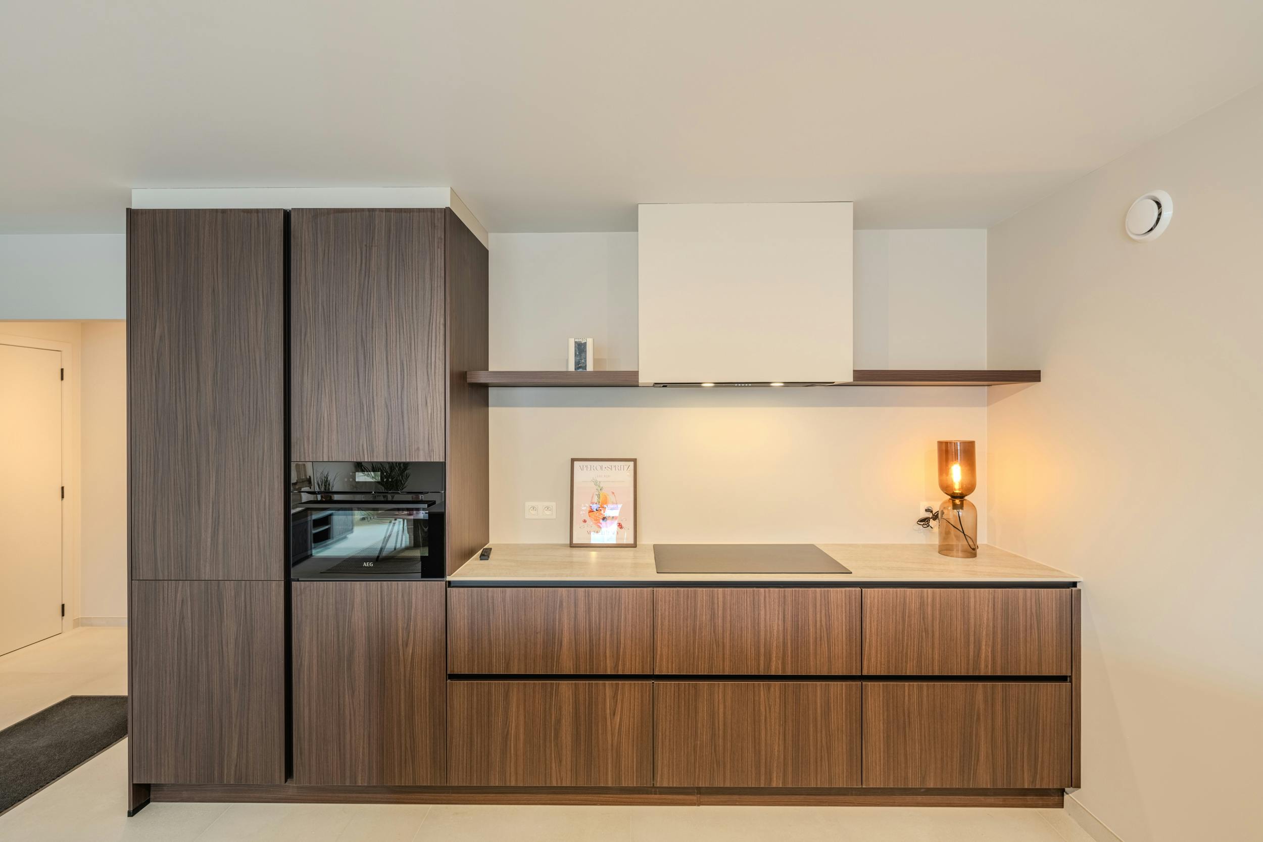 Prachtig gerenoveerd appartement met twee slaapkamers foto 16