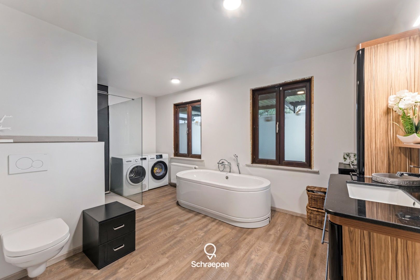 Gelijkvloerse woning op zuidoostelijk perceel van 10,5 are én straatbreedte van maar liefst 30 meter! foto 12