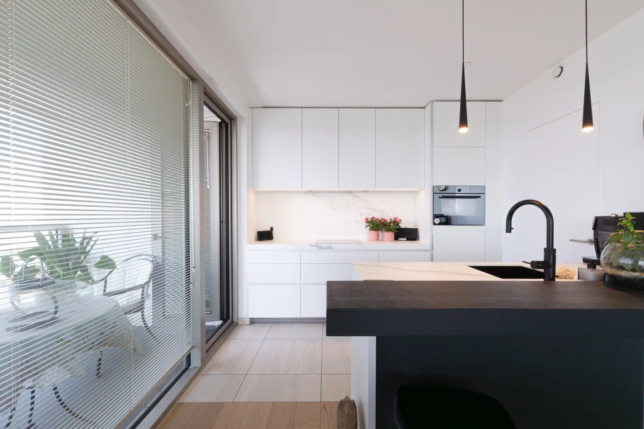 ANTWERPEN CENTRUM - Hoekappartement met panoramisch zicht foto 12
