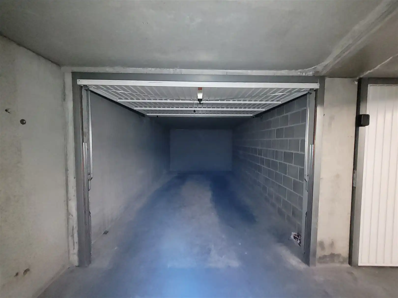 garagebox in Warande te huur foto {{pictureIndex}}