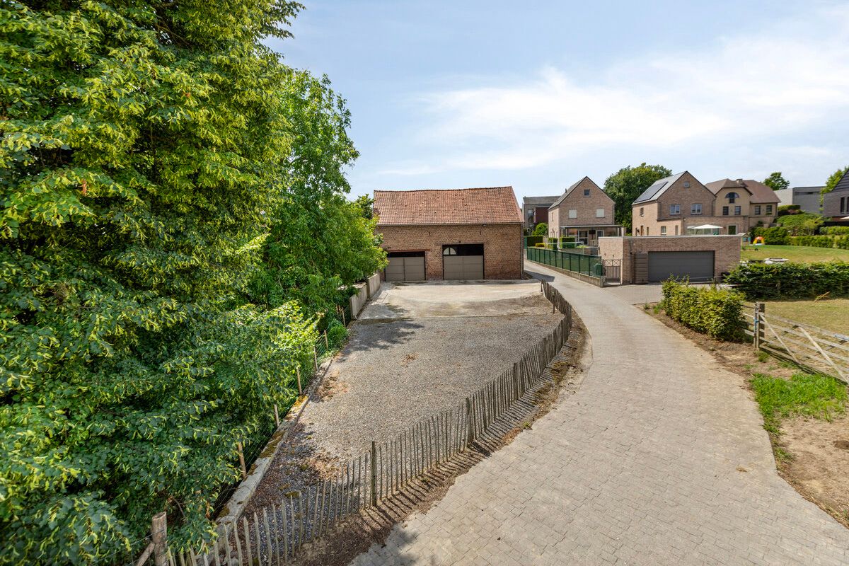 Authentieke hoevewoning met gezellige binnenkoer foto 25