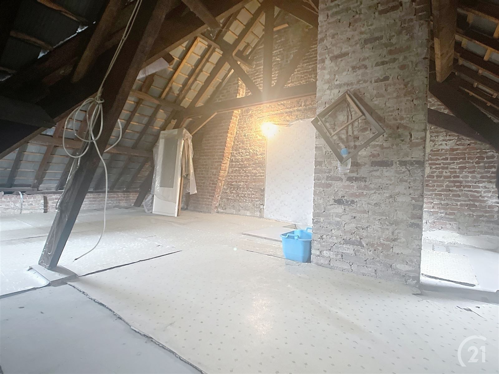 3 gevelwoning met loods (248m2) en garage foto 21