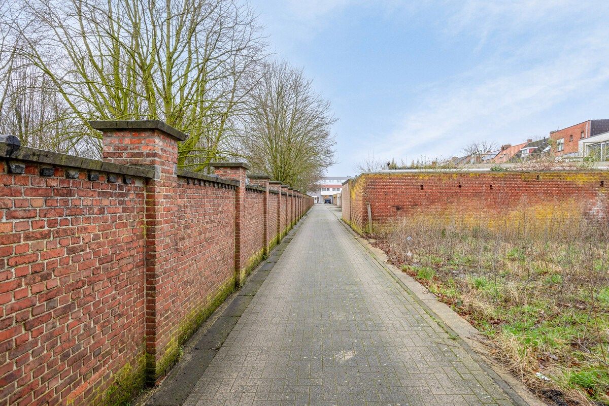 Prachtig gelegen projectgrond in het centrum van Mol met zicht op het Boulevardpark. foto 9