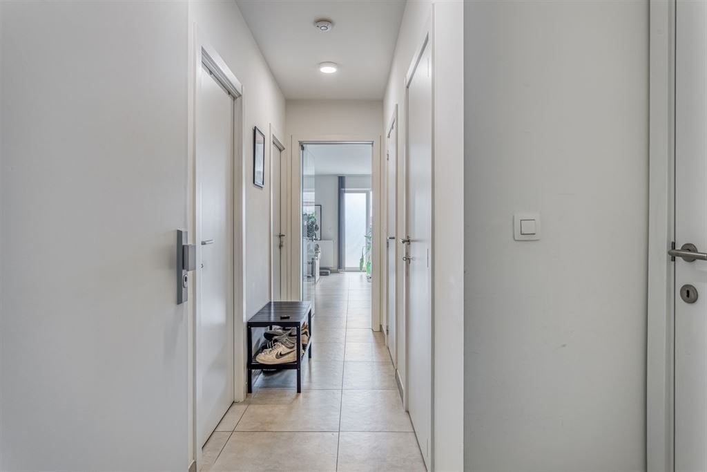 Recent 2-slaapkamer appartement met dubbele garagebox! foto 4