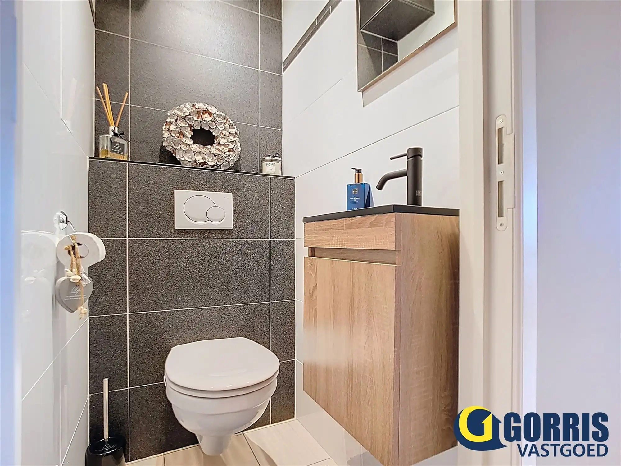 Verhuurd appartement met terras en gegarandeerd rendement in het centrum van Heist-op-den-Berg foto 12