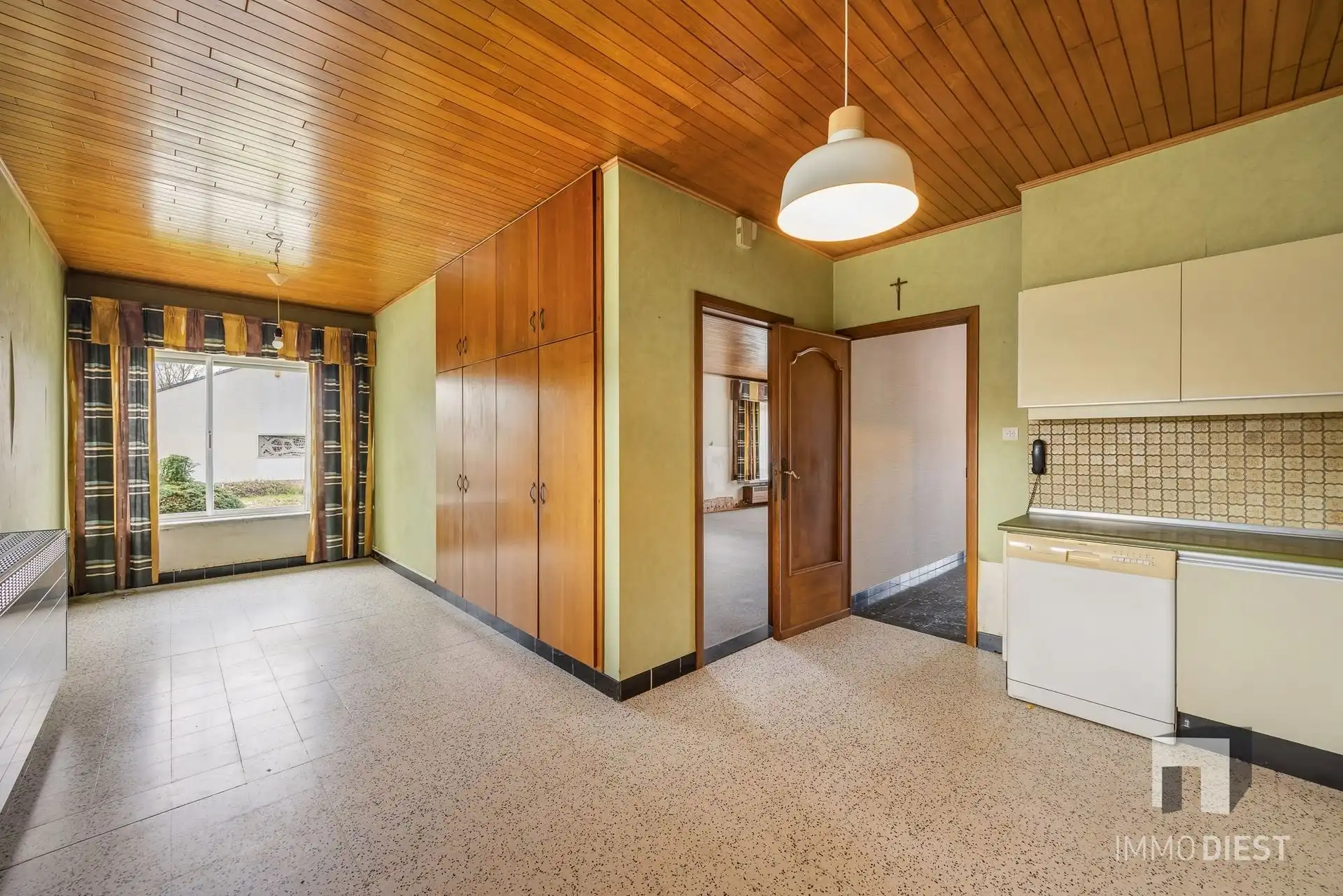 Op te knappen betaalbare split-level woning te Schaffen, kort bij de Bossen van Hees foto 10