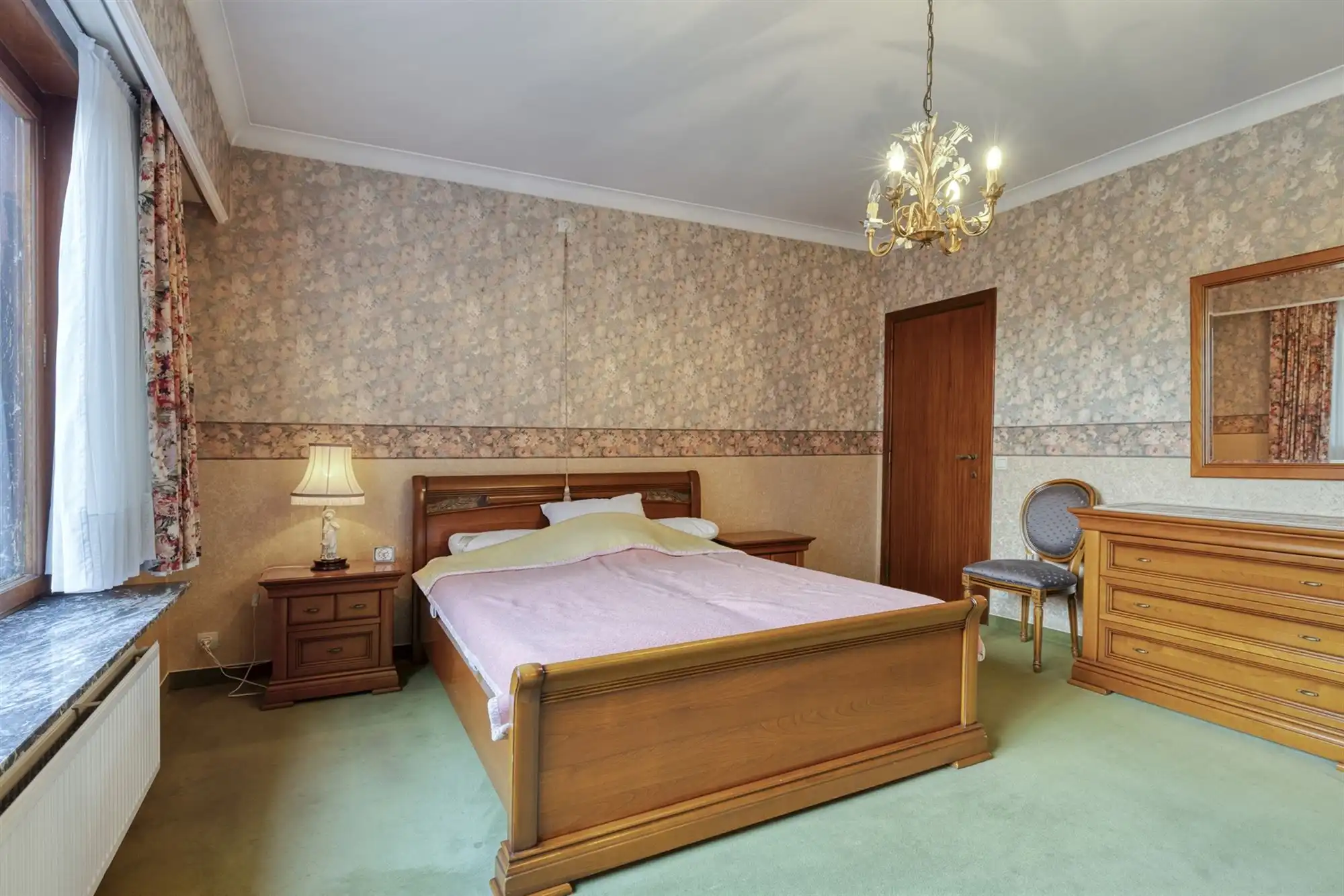 Commercieel pand met woonst op toplocatie. foto 24