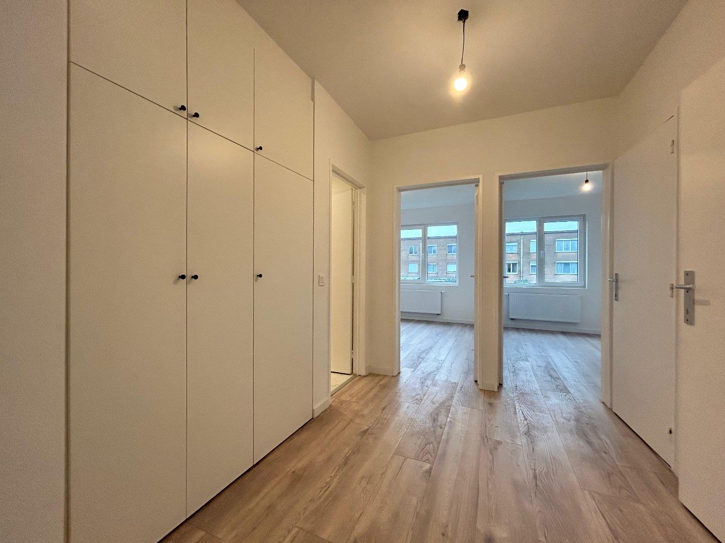 Volledig gerenoveerd 2 slpk appartement foto 8