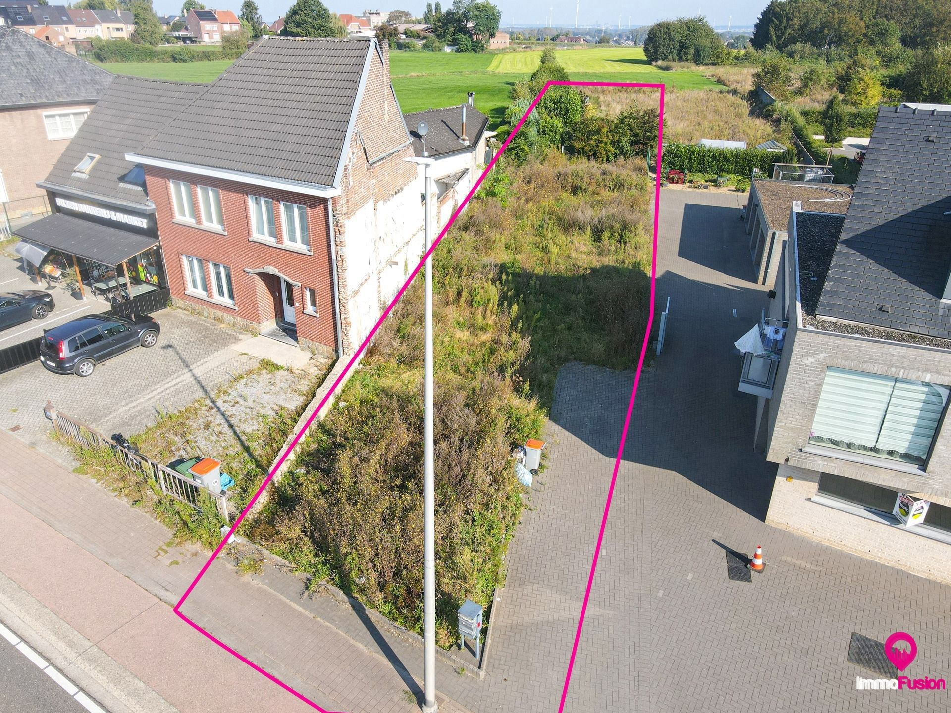 Vergunde projectgrond voor 3 Appartementen op Toplocatie! foto 2