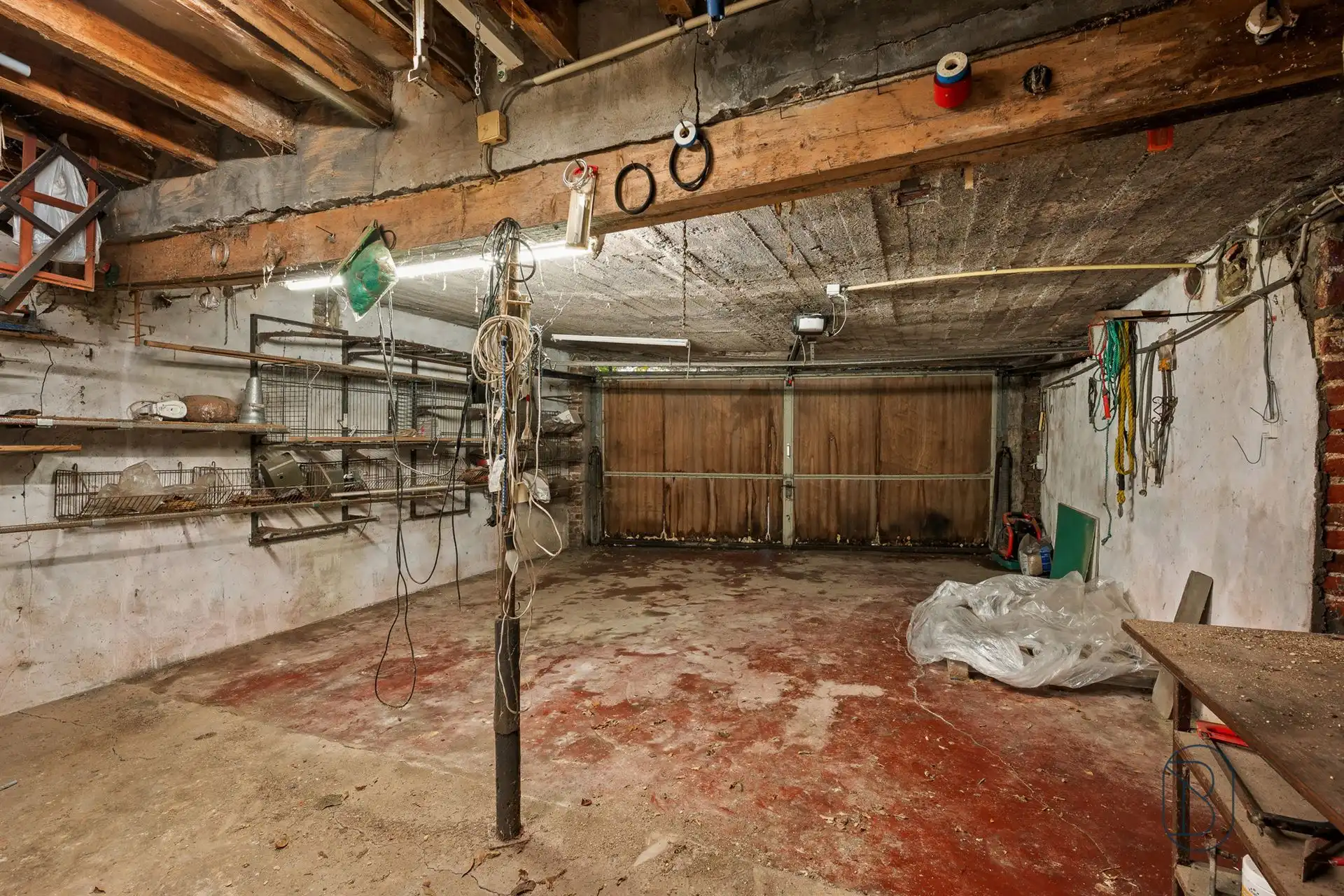 Charmante woning en bijgebouwen, met een prachtig zicht! foto 27