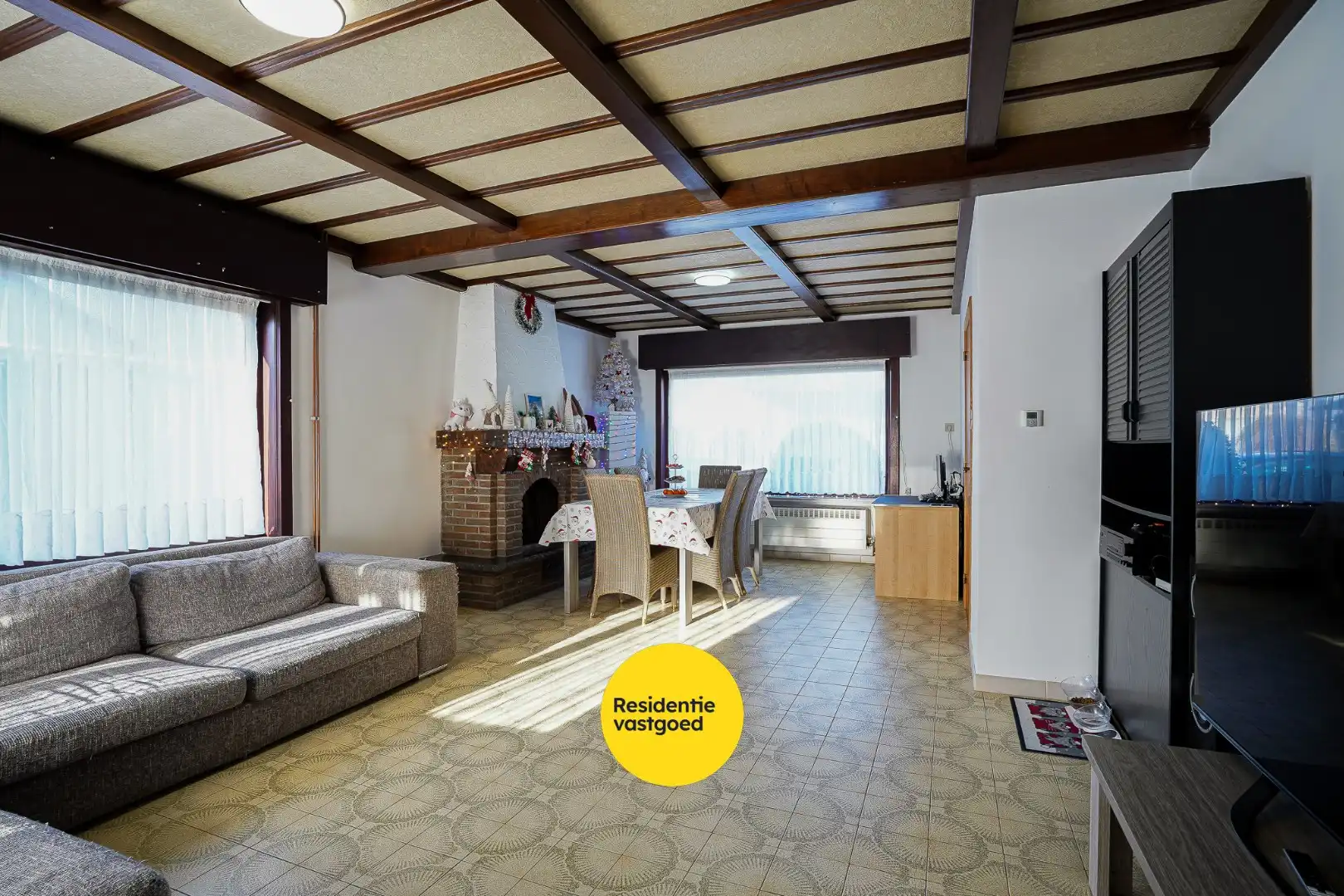 Woning met 5 slaapkamers in het centrum van Eernegem foto 3