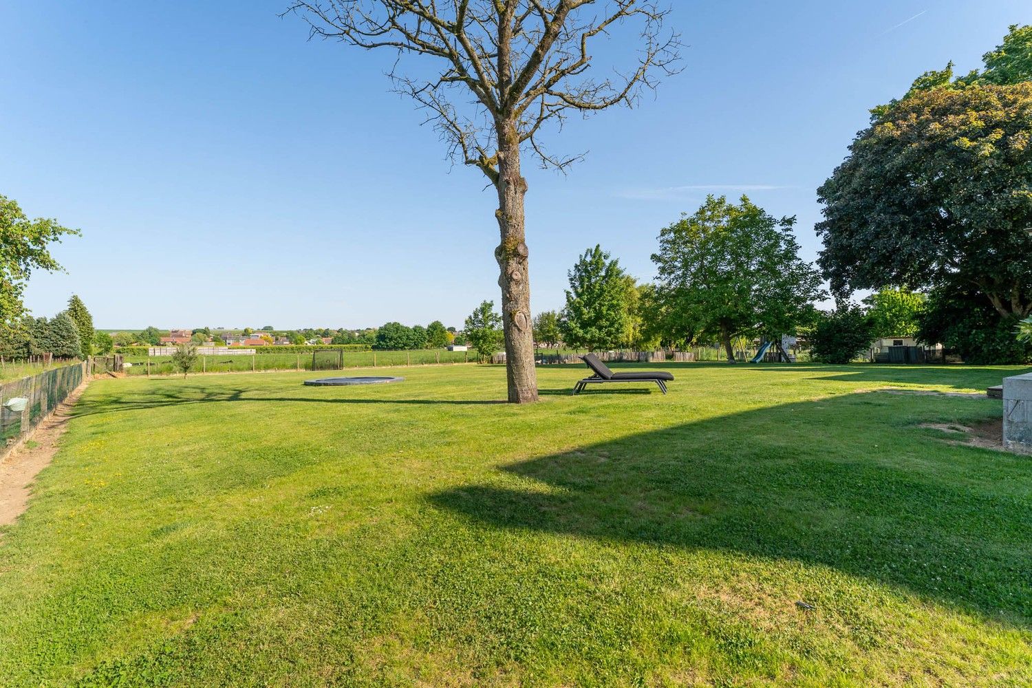 Karaktervol herenhuis met modern comfort in een groene, landelijke setting foto 37