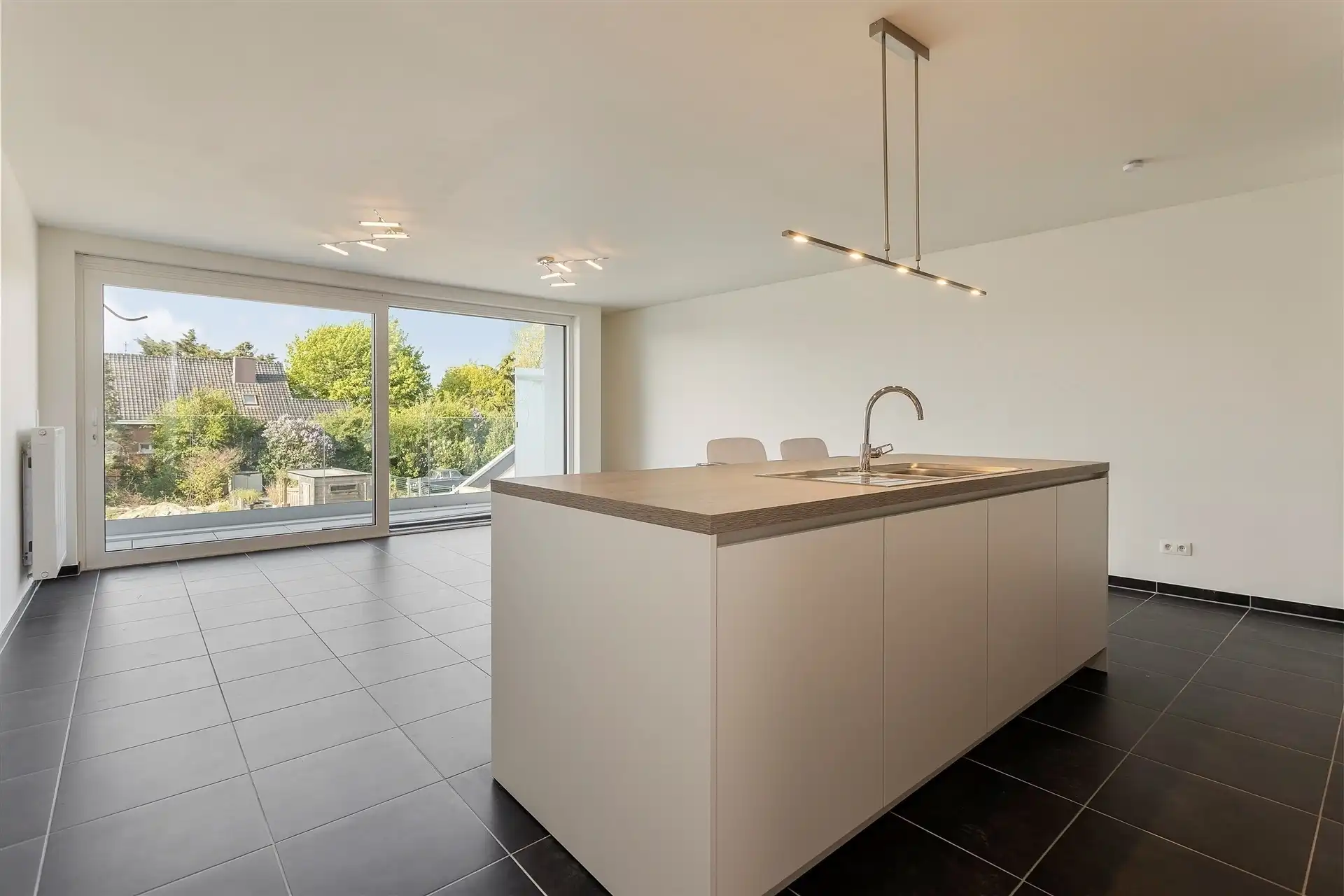 Appartement met 2 slaapkamers nabij centrum  foto 2